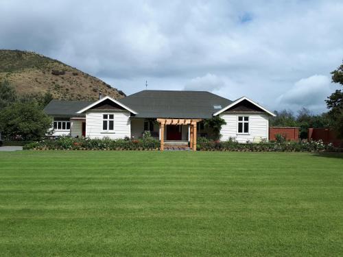 Hurunui Bed & Breakfast | Hurunui Homestead Bed and Breakfast