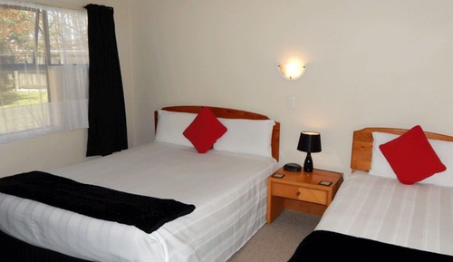 One Bedroom Suite (sleeps 4)