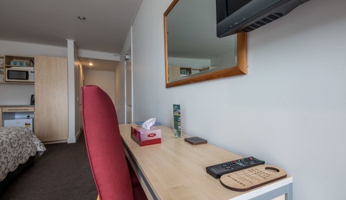 Accessible King studio