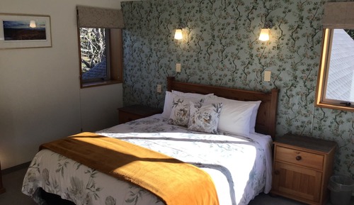 Ianthe King Room