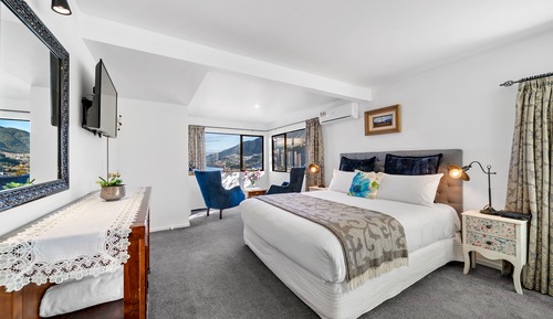 Deluxe Studio Suite