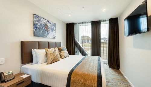 Room (Hotel)