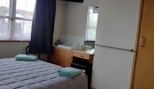 Basic Triple Room, 1 Bedroom, Shared Bathroom