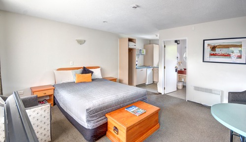 Studio, 1 Queen Bed