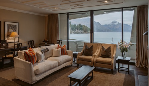 Lake View Suite