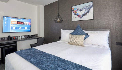 Deluxe Room, 1 Queen Bed