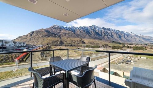 Private 2 Bedroom Executive Apartment