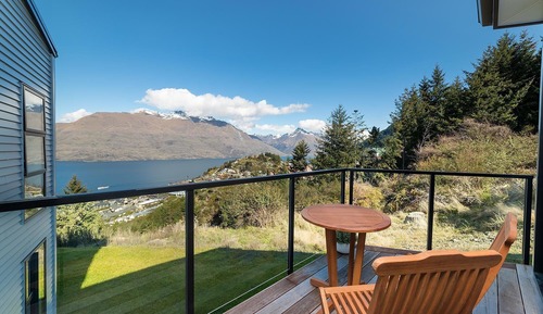 Private 1 Bedroom Apartment