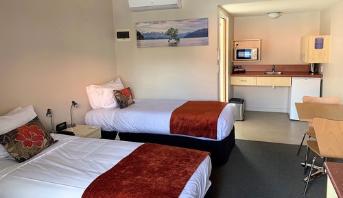 Standard Studio, 2 Twin Beds