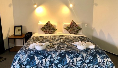 King Studio with Spa Bath 