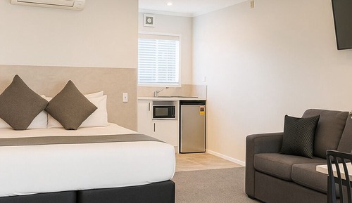 Superior Studio, 1 King Bed
