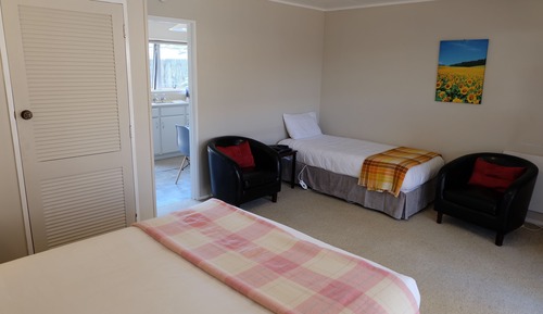 Standard Studio, Multiple Beds