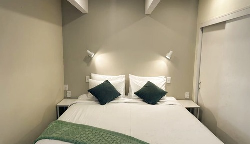 One Bedroom Downstairs Spa Unit