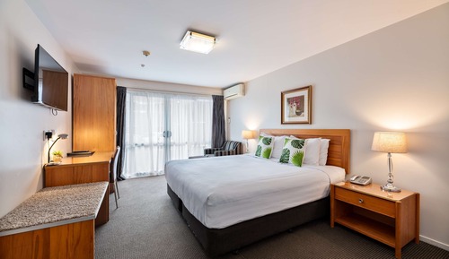 Standard Room, 1 King Bed, Non Smoking, Kitchenette