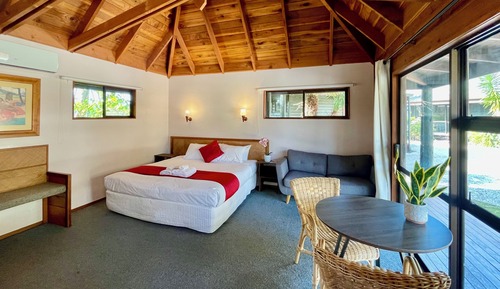 Queen Tropical Garden Villa  