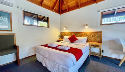 Deluxe Cabin, 1 King Bed, Garden View