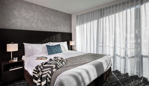 Superior King Suite