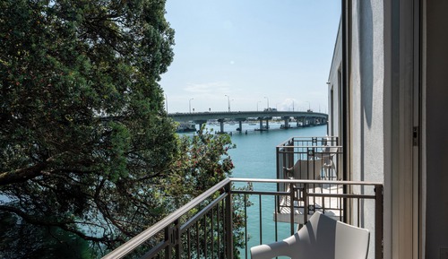 Urban Balcony Premium