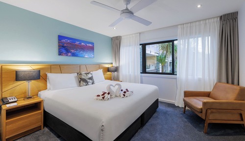Suite, Non Smoking (1 King & 2 Single Beds)