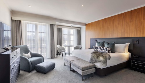 Suite, 1 King Bed (Prestige)