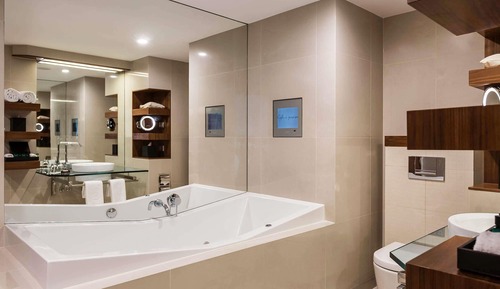 Penthouse, 1 King Bed, Patio, Lake View