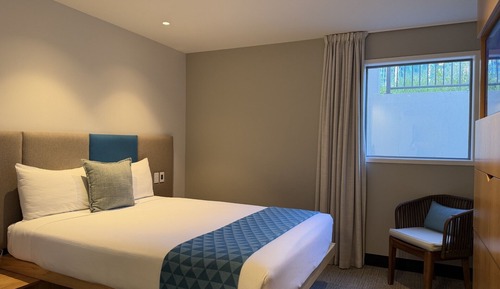 Saver Queen Room