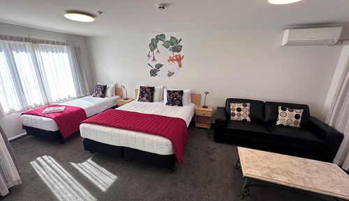 Deluxe Studio