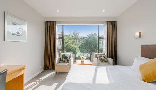 Studio (Super King Bed)