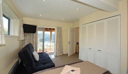 Superior Studio, 1 Queen Bed, Valley View, Slope side