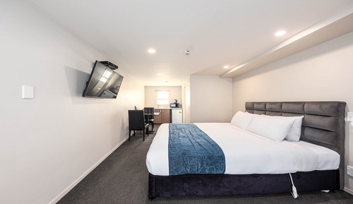 Basic Studio, 1 Queen Bed