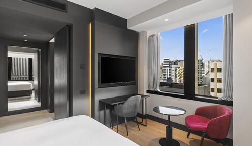 Superior Room, Corner