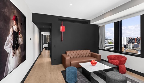 Suite (Panorama View)