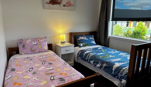 Deluxe House, Mountain View
