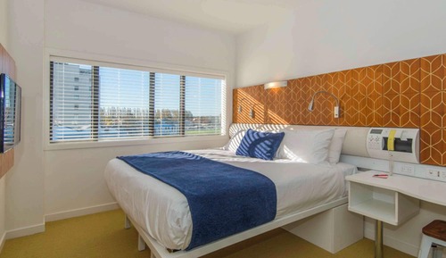 Standard Room, 1 King Bed