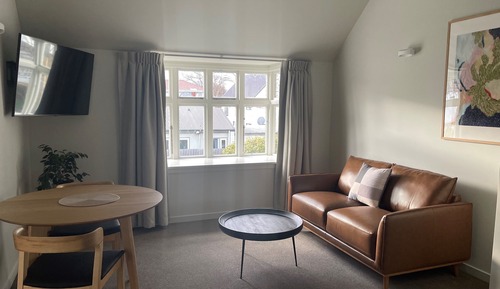 Executive One-Bedroom Apartment with Bath