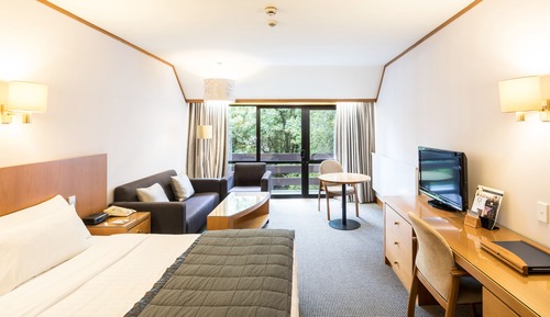Premium Suite, 1 King Bed, Garden View