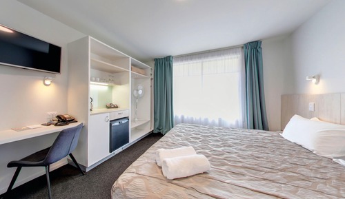 Driftwood Standard King Room