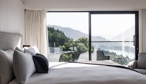 Lakeview Luxe