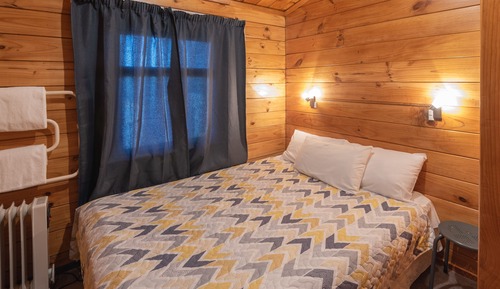 Backpacker Double, Shared Bathroom