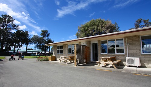 Standard Suite, 2 Bedrooms, Non Smoking, Kitchenette (Motel)