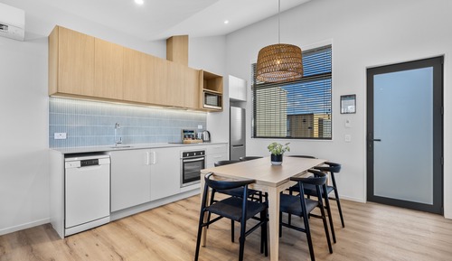 Premium Poolside Villa (2BR)