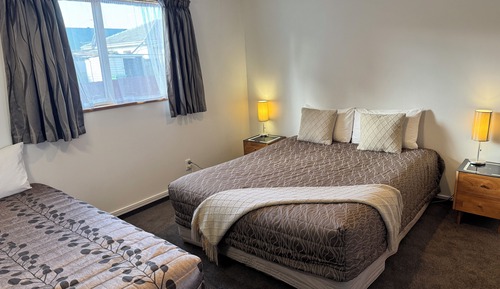 2 Bedrooms Unit 2