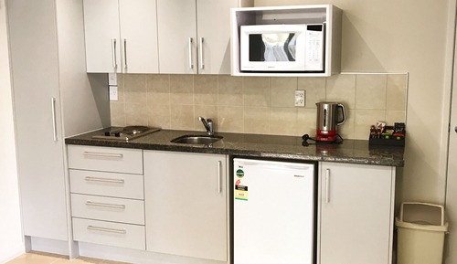 Deluxe One Bedroom Apartment