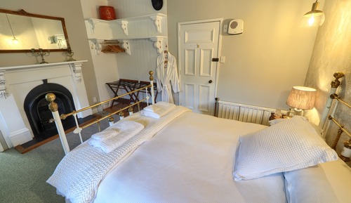 Romantic Room, 1 Queen Bed, Ensuite, Garden View