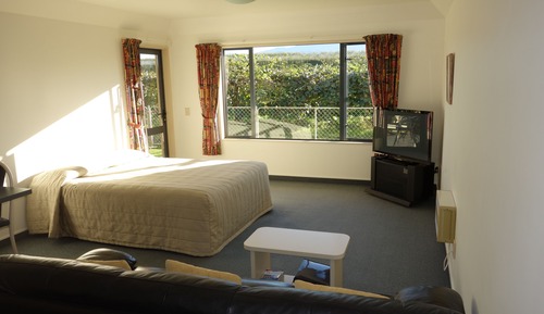 One Bedroom Apartment - Family