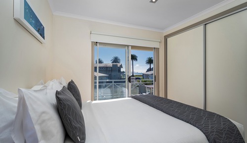 Apartment, 2 Bedrooms, Partial Sea View