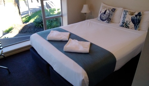 1 Bedroom Apartment, Non Smoking, Kitchen (Waterfront)