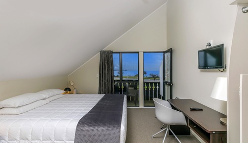 Premier Apartment, 2 Bedrooms, Non Smoking, Lake View
