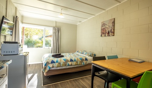 One Bedroom Kitchen Cabin Plus (Shared Bathroom)