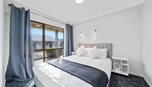 Luxury Apartment, 1 Queen Bed, Kitchenette, Garden View